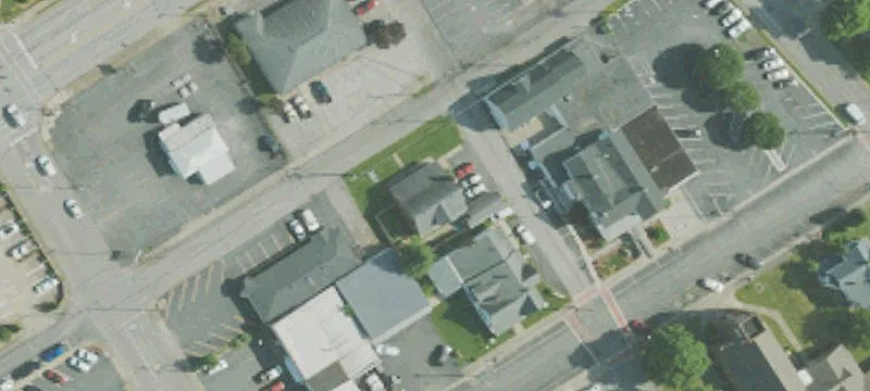 410 1st St