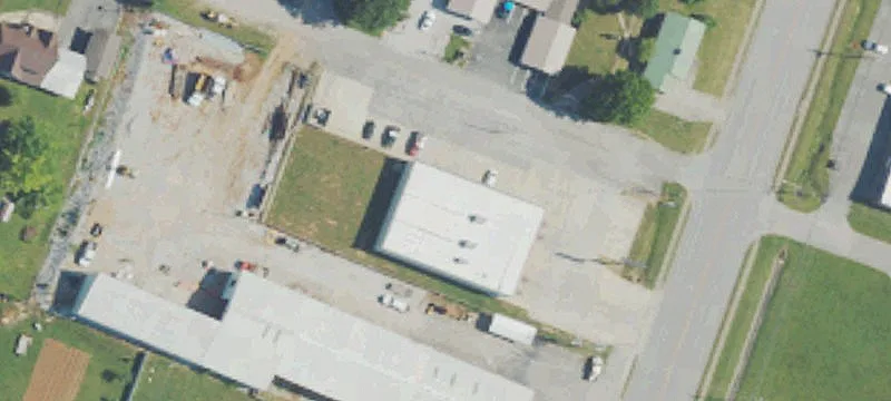 1385 Main St