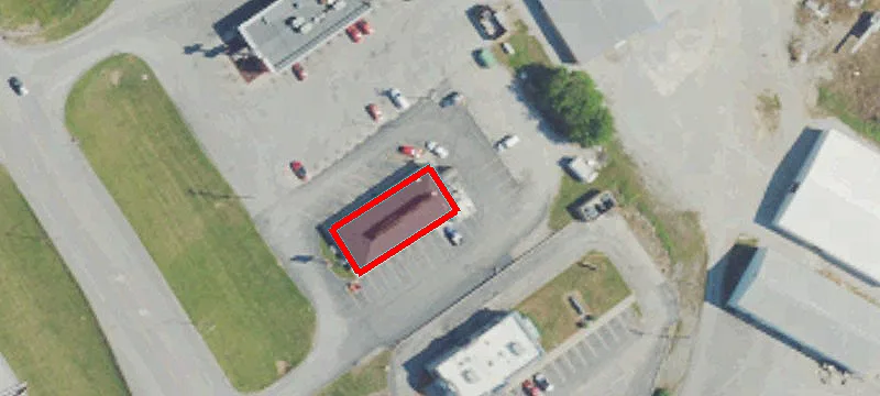 1990 Main St