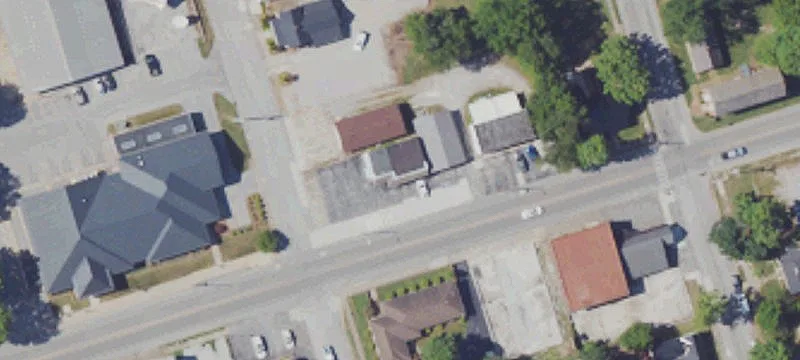 4th At N Summer St