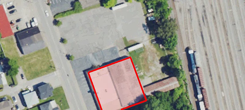 1005 Main St