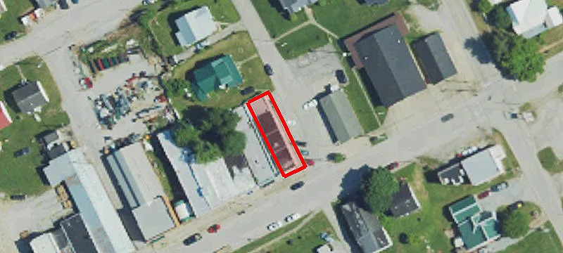 595 Main St