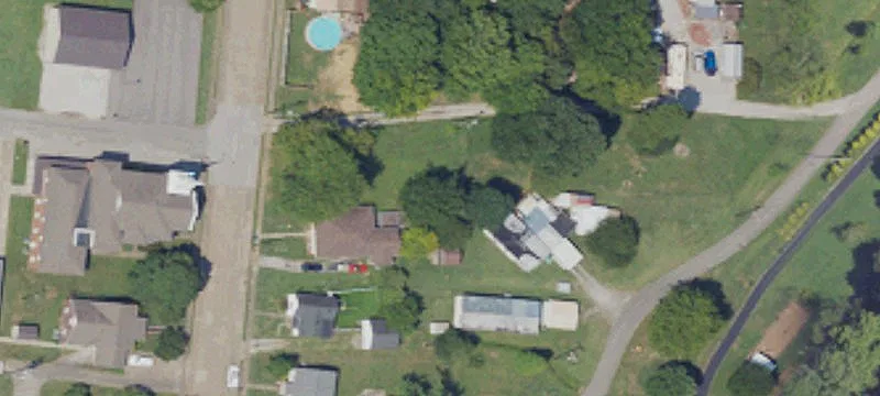 Livermore, KY 42352