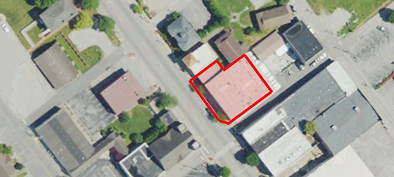 320 Main St