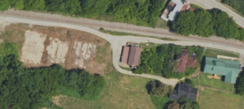 255 Railway Ln