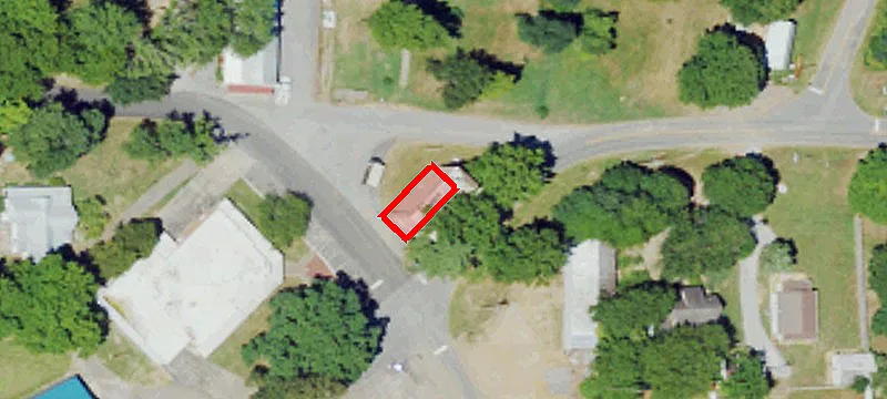 8 Lowes Rd