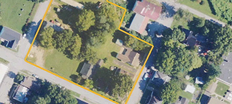 109 Maple Ave