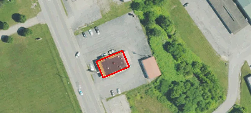 1661 Main St