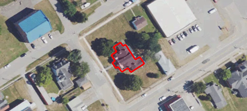 301 2nd St
