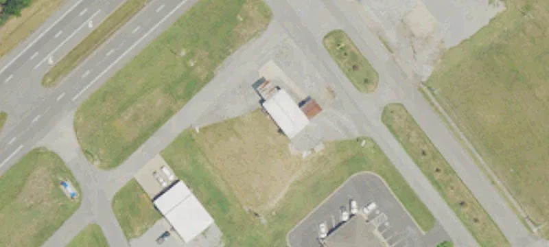 81 Lakeshore Dr