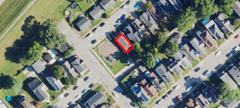 304 3rd Ave