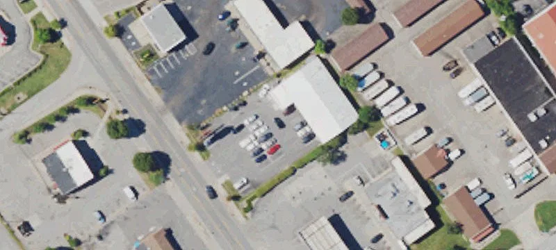 607 Lyndon Ln