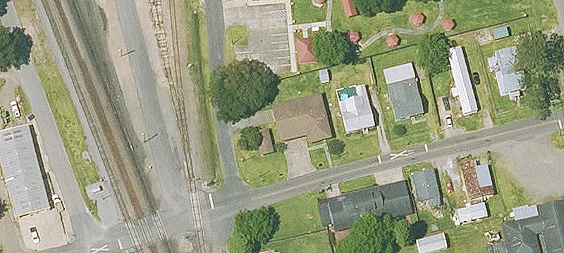 4352 Main St