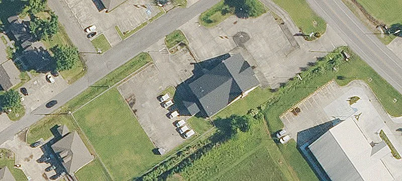 706 Cres Ave
