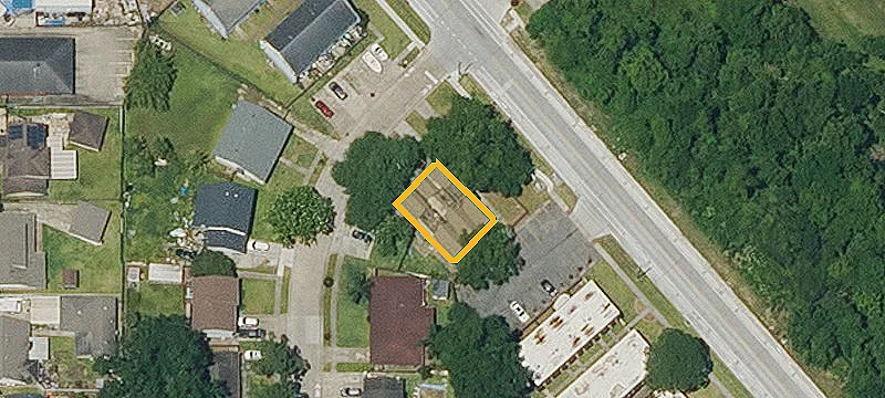 101 Appletree Ln
