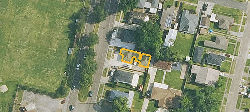 454 Robinson Ave