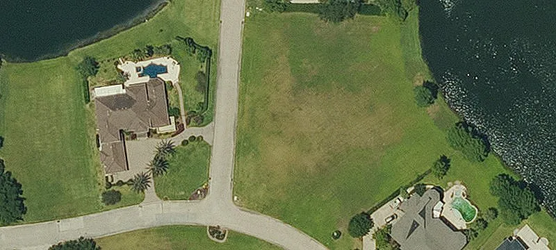 15 Clubhouse Dr