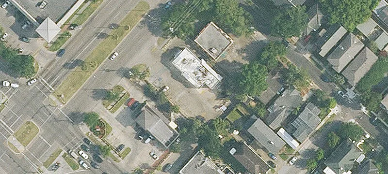 2423 Carrollton Ave