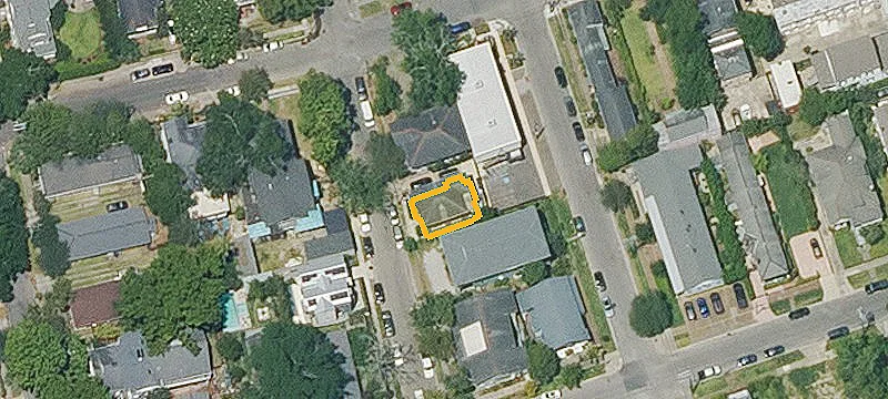1319 Amelia St