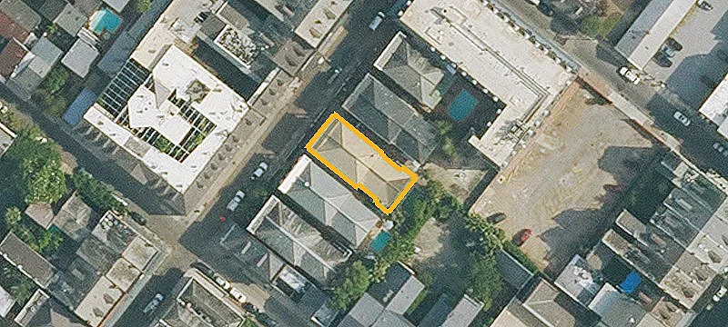 1216 Chartres St
