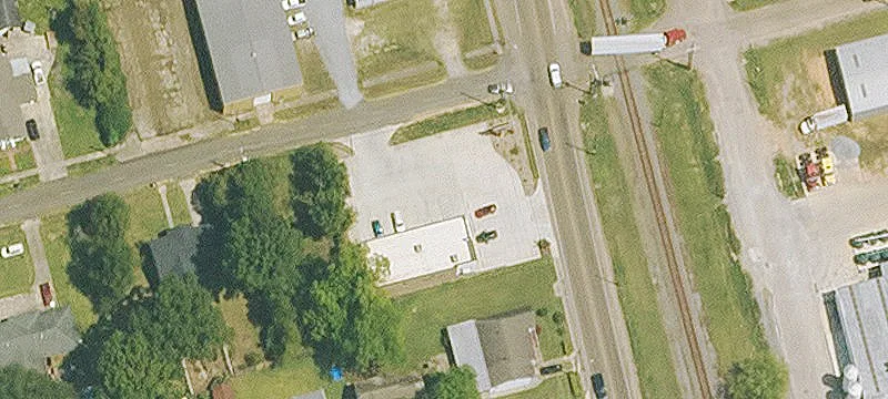 387 Railroad Ave