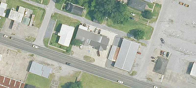 302 Veterans Meml Dr