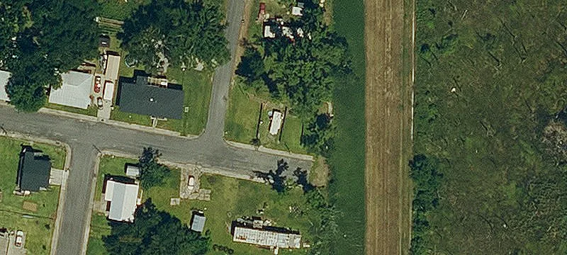 203 Old Oak Dr