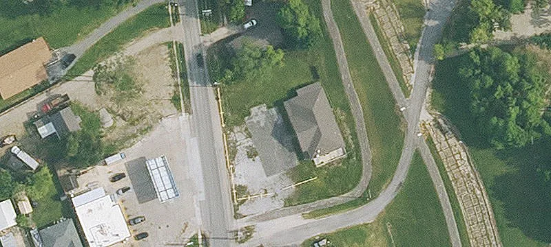 15704 Riv Rd