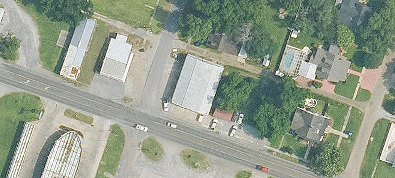 318 Veterans Meml Dr