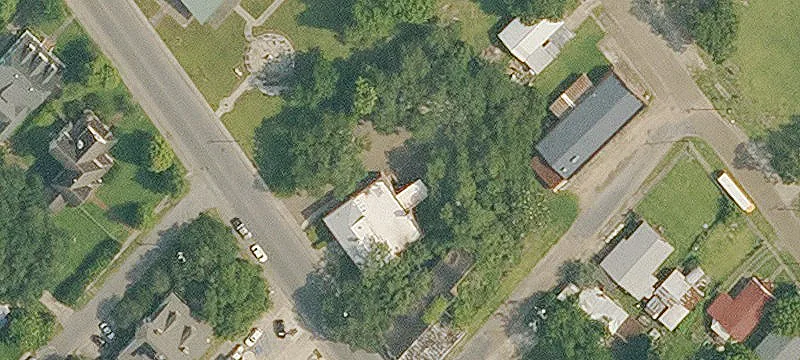 1608 Main St