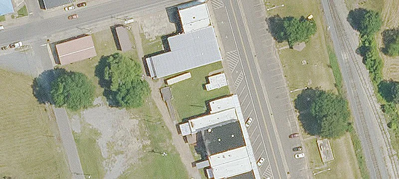 110 Land Ave