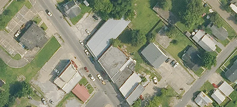 1424 Main St