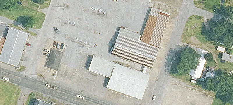 418 Veterans Meml Dr