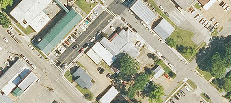 906 Pearl St