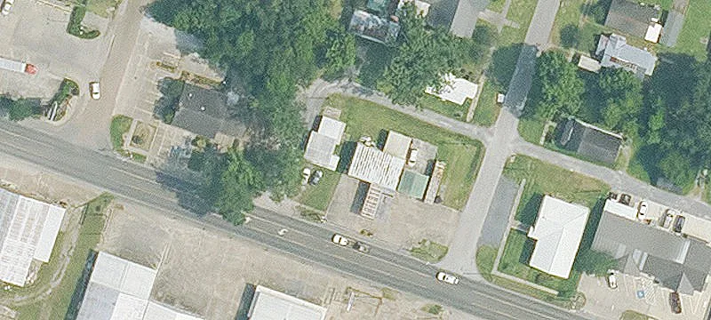 212 Veterans Meml Dr