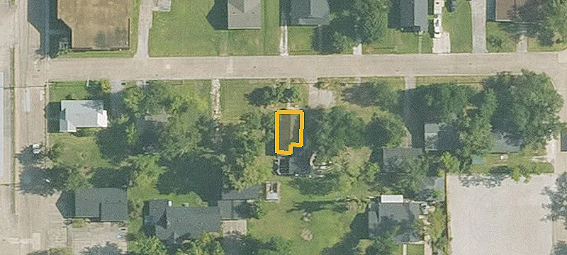 221 Oak St