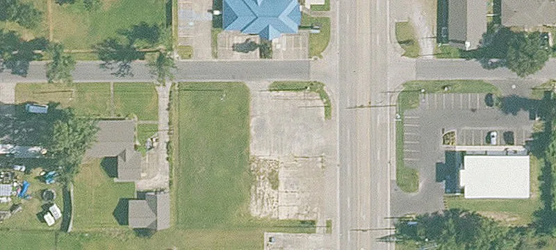 2111 Sampson St