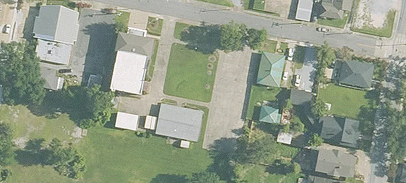 414 Iris St