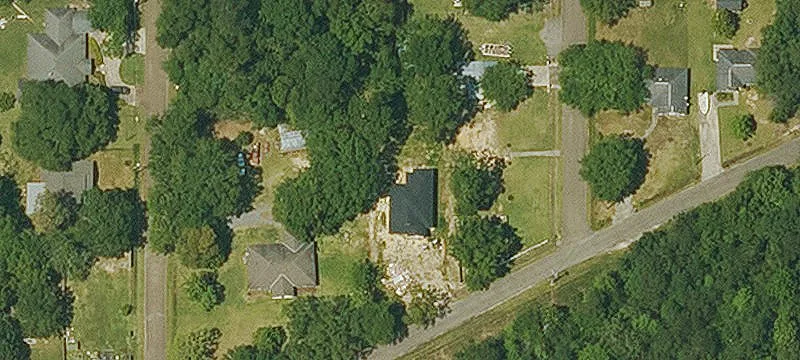 Lacombe, LA 70445