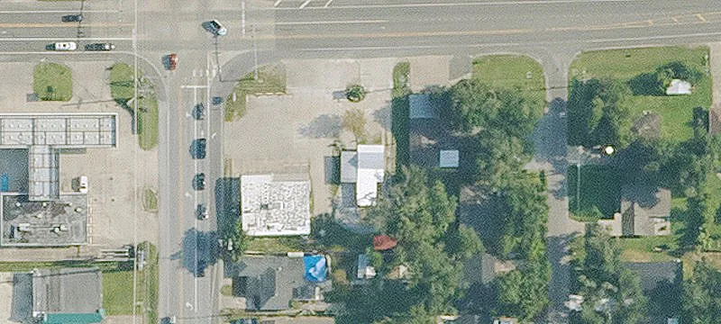 823 University Dr