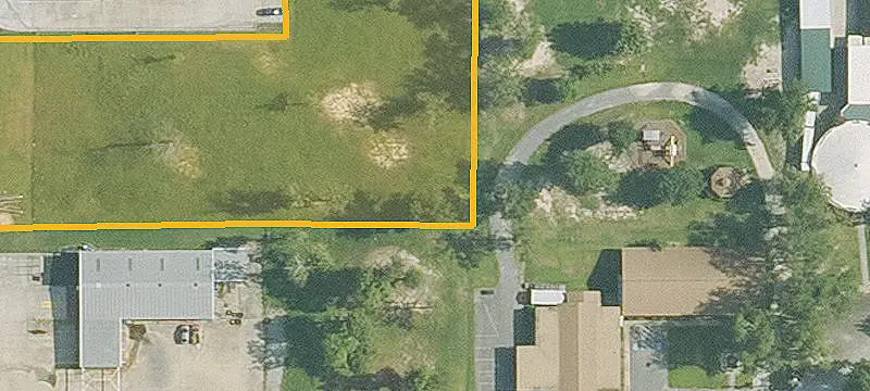 1600 Maplewood Dr
