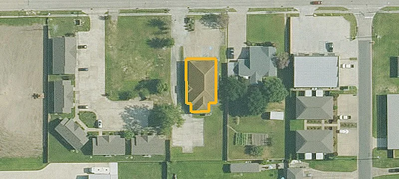 3913 Maplewood Dr