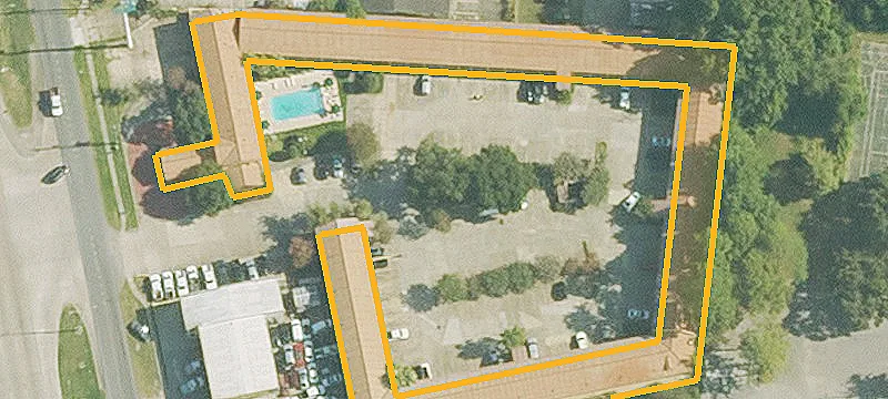 2100 Evangeline Trwy