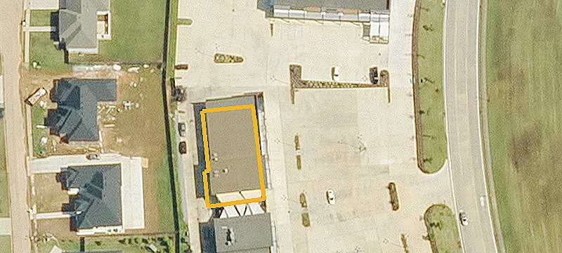 112 Versailles Blvd