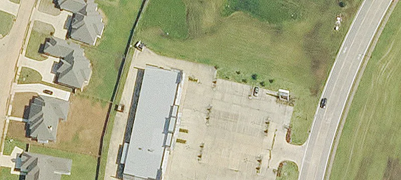 94 Versailles Blvd