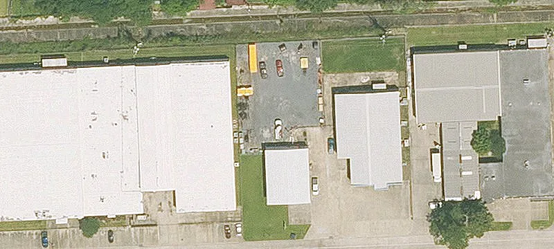 1208 Commercial Dr