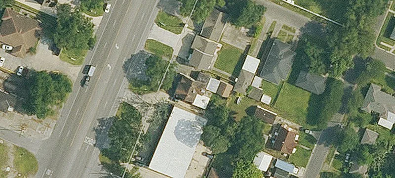 2215 Paris Rd