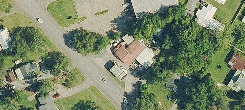 906 Main St