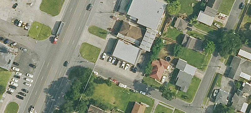 2401 Paris Rd
