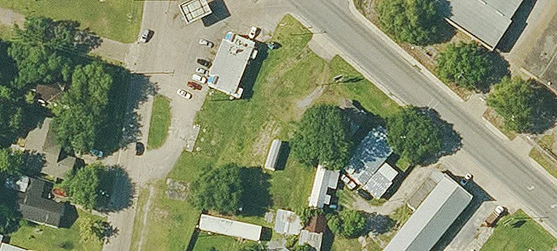 1613 Main St